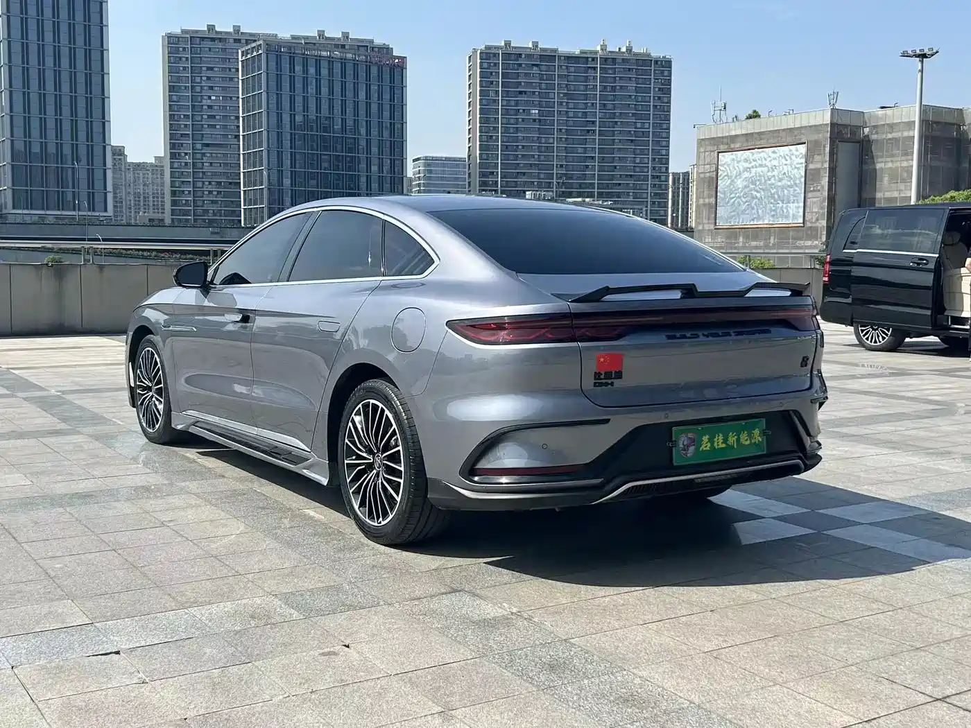 BYD Han 2022 DM-i 121KM Premium фото 6