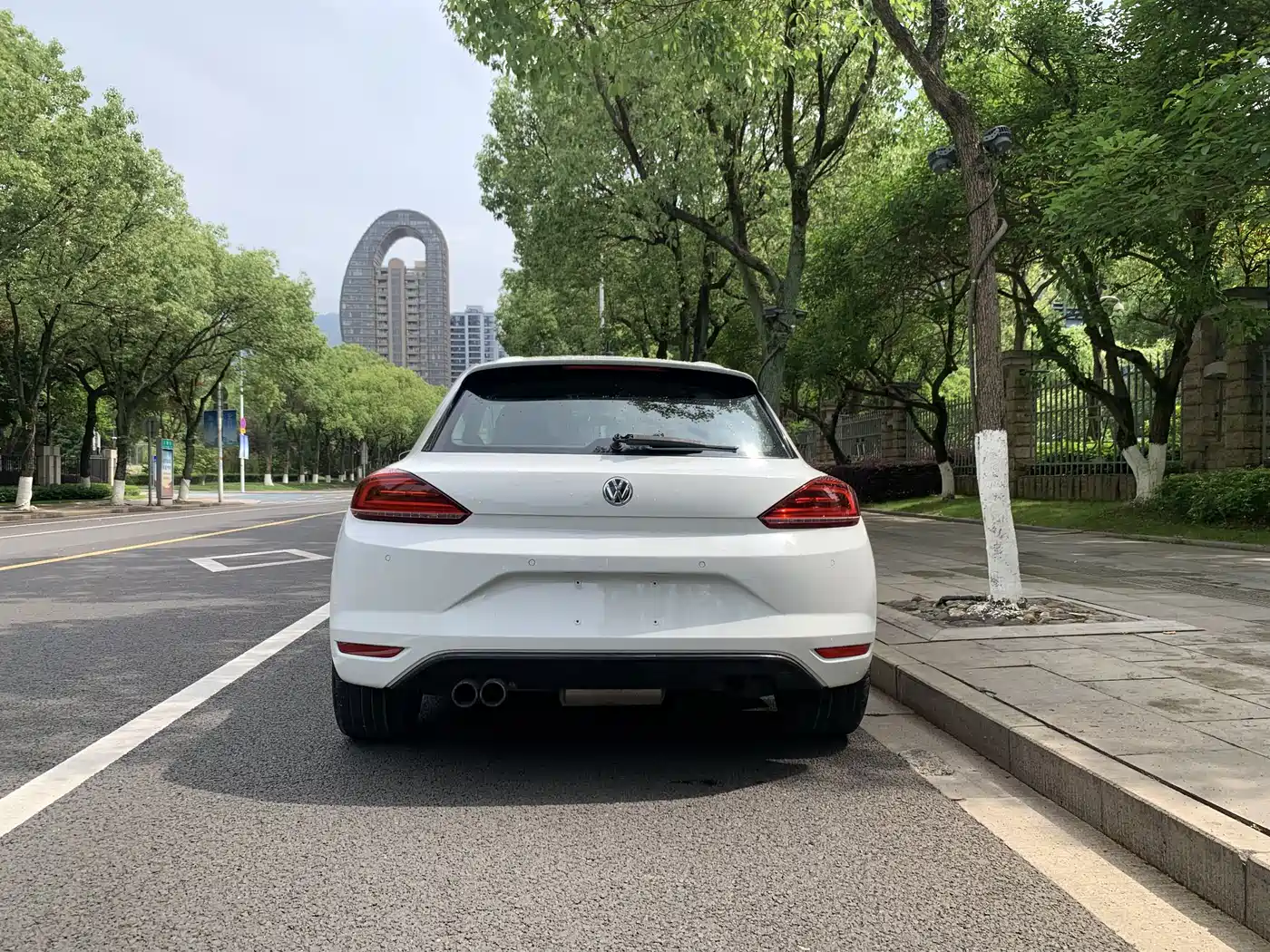 Volkswagen Scirocco 2015 1.4TSI Trend Edition фото 16