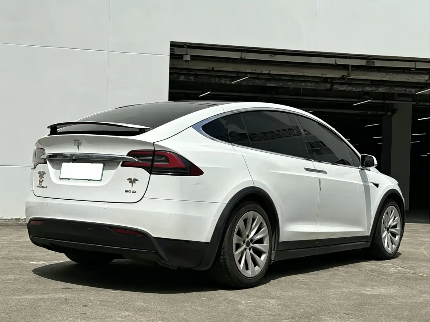 TESLA MODEL X