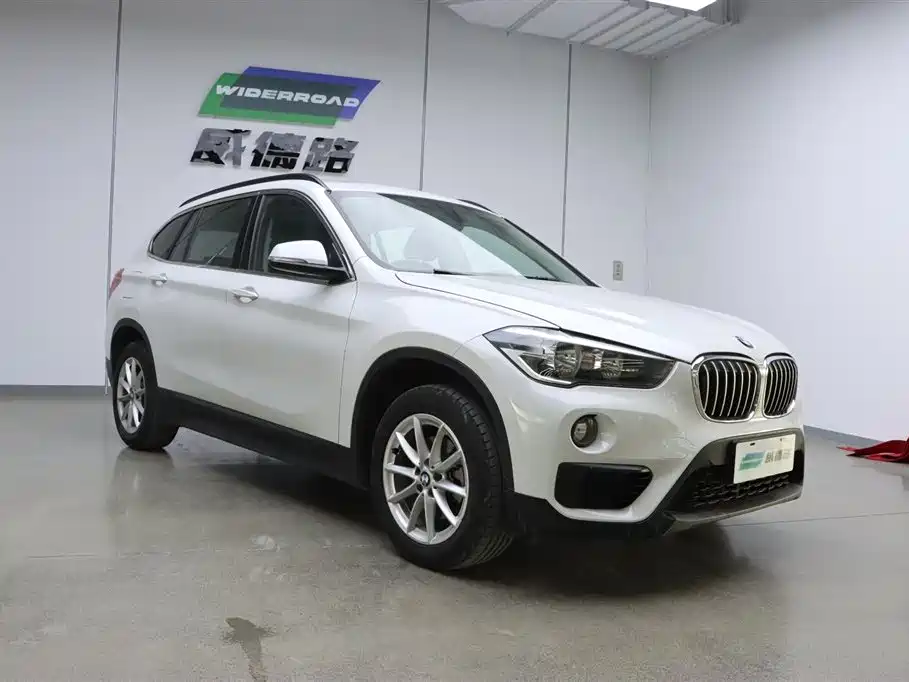 BMW X1 2019 sDrive18Li Fashion Model фото 8