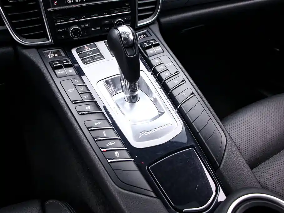 Porsche Panamera 2014 Panamera 3.0T фото 9