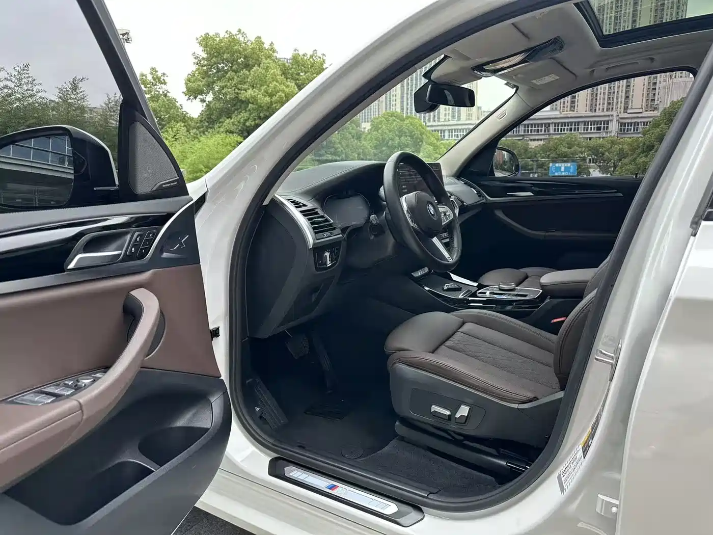 BMW iX3 2023 Leading Type фото 4
