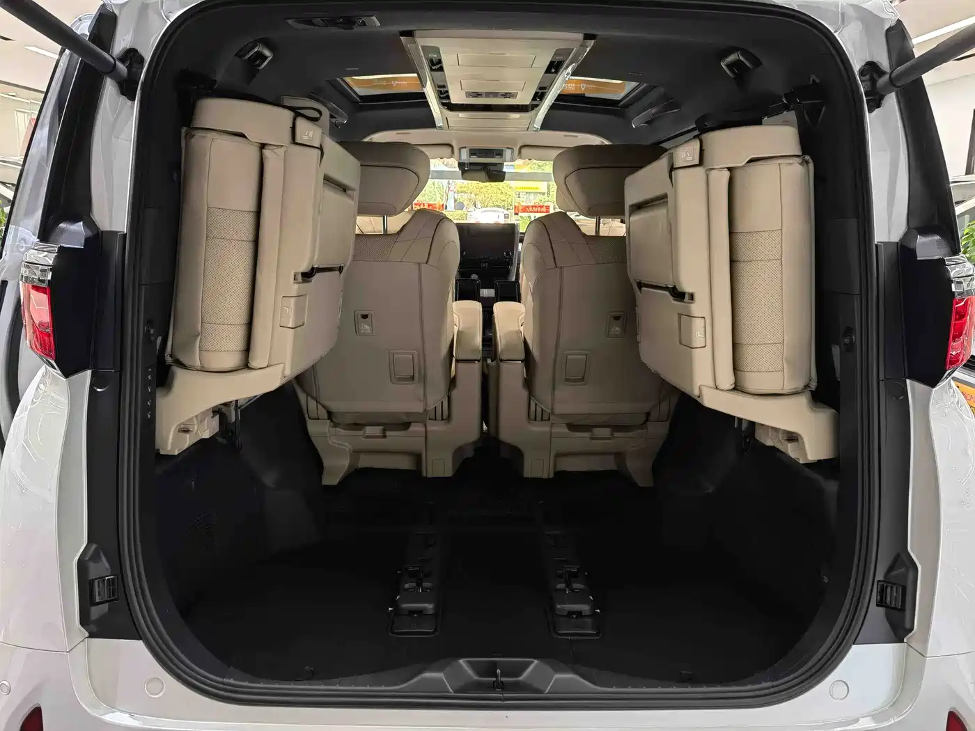 Toyota Alphard 2024 Hybrid 2.5L Ultimate Enjoyment Edition фото 7