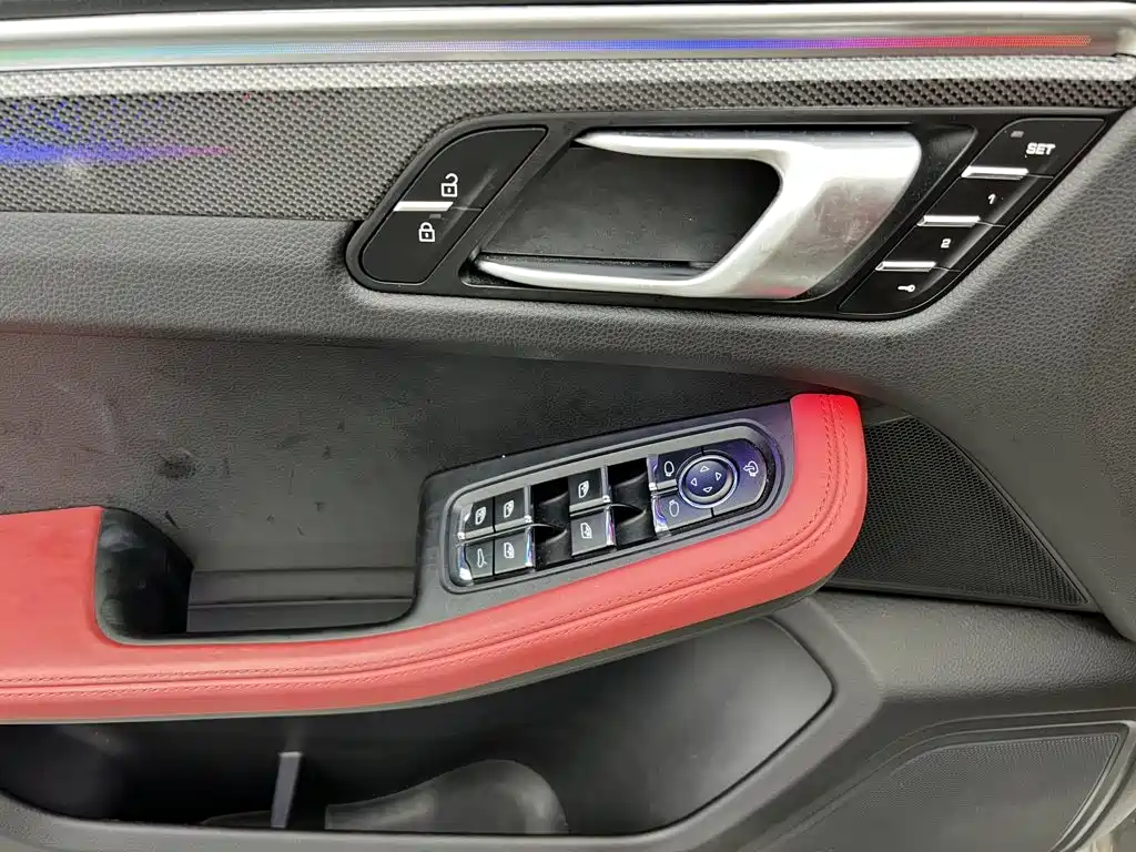 Фото 18 - Porsche Macan