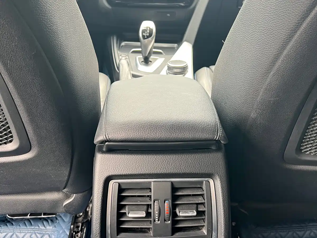 BMW 3 Series GT 2019 320i M Sport Model фото 29