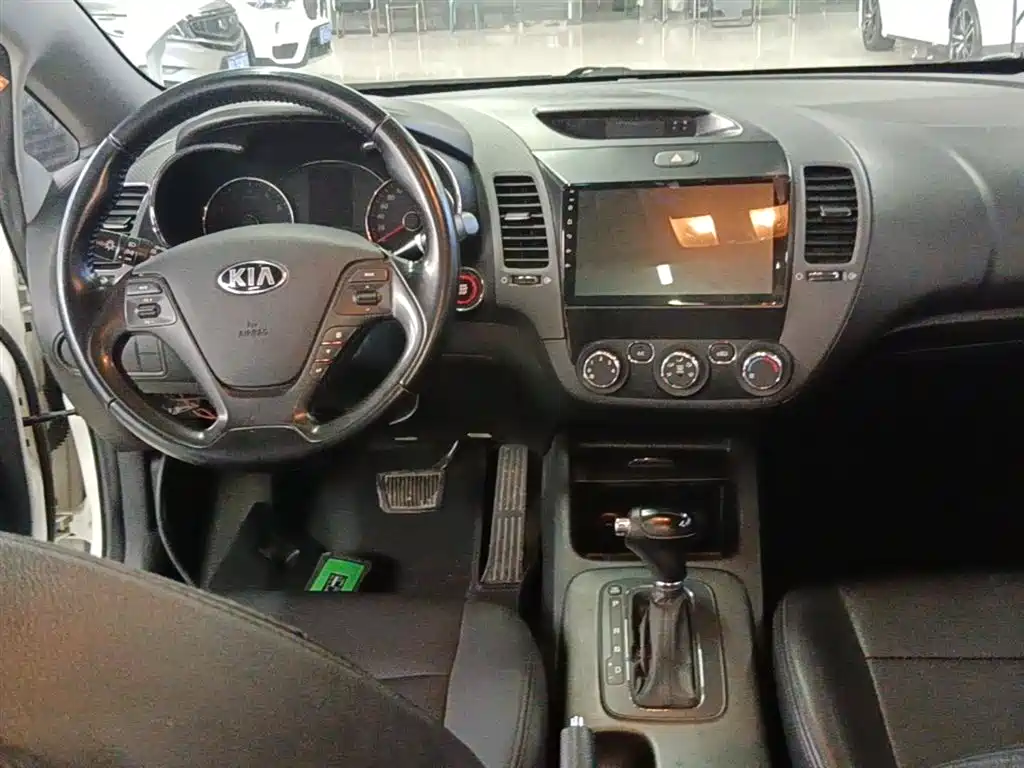 Kia K3 2015 1.6L Automatic GLS фото 10