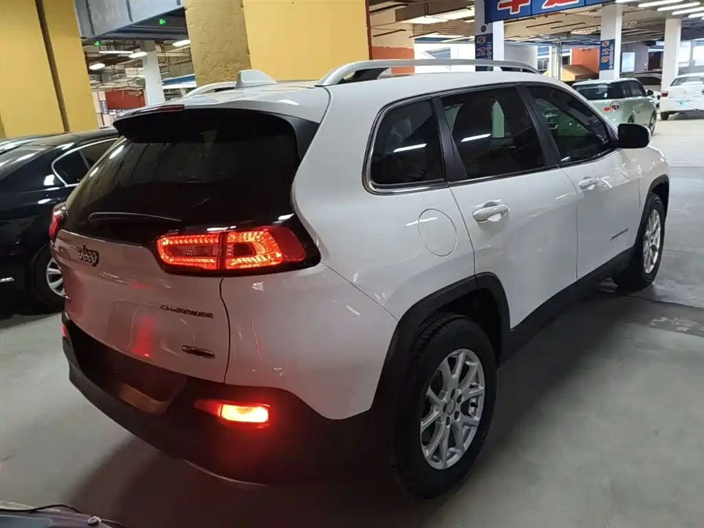 Jeep Cherokee 2016 2016 2.4L Professional Edition