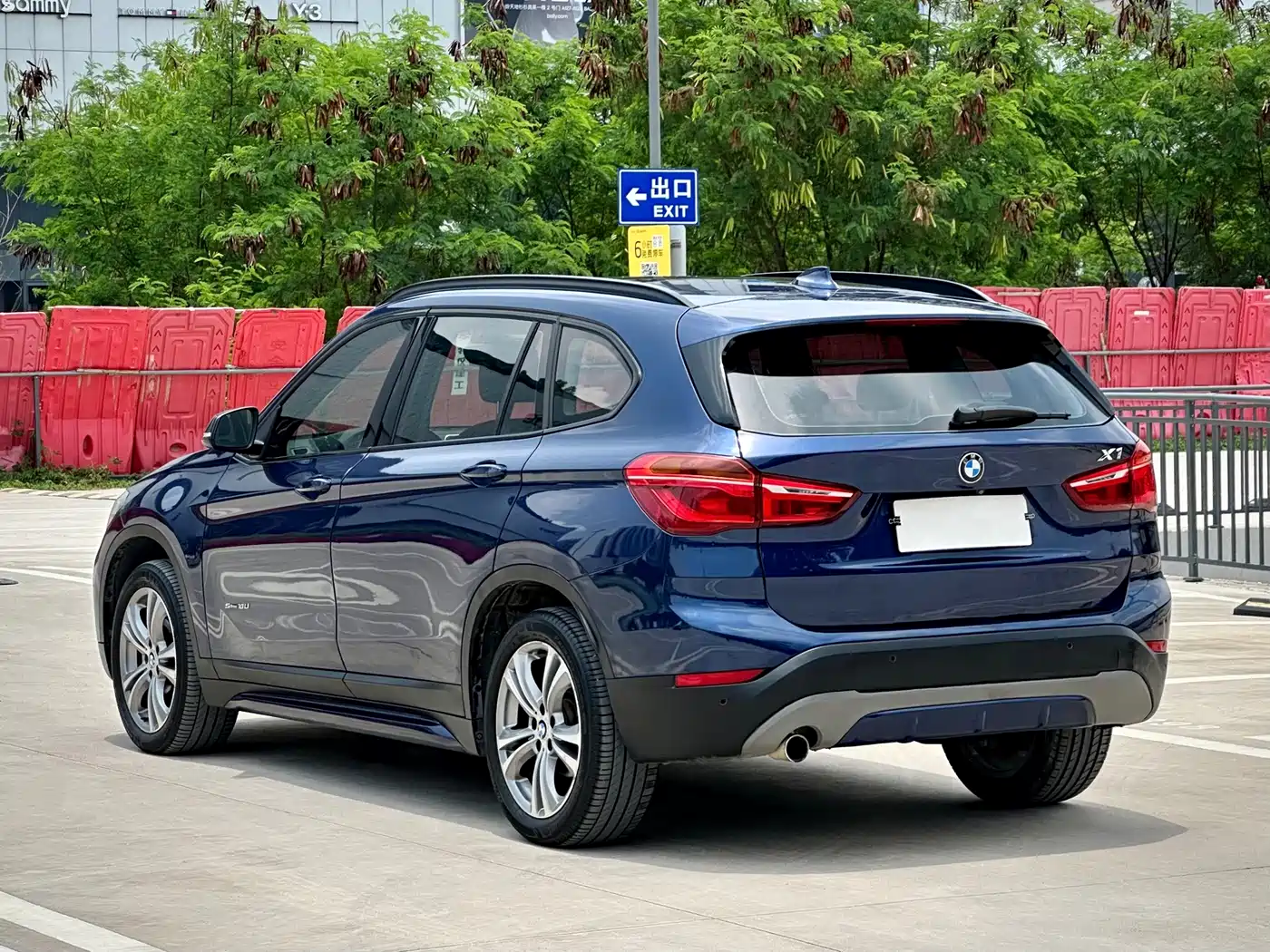 BMW X1 2018 sDrive18Li Premium Model фото 6