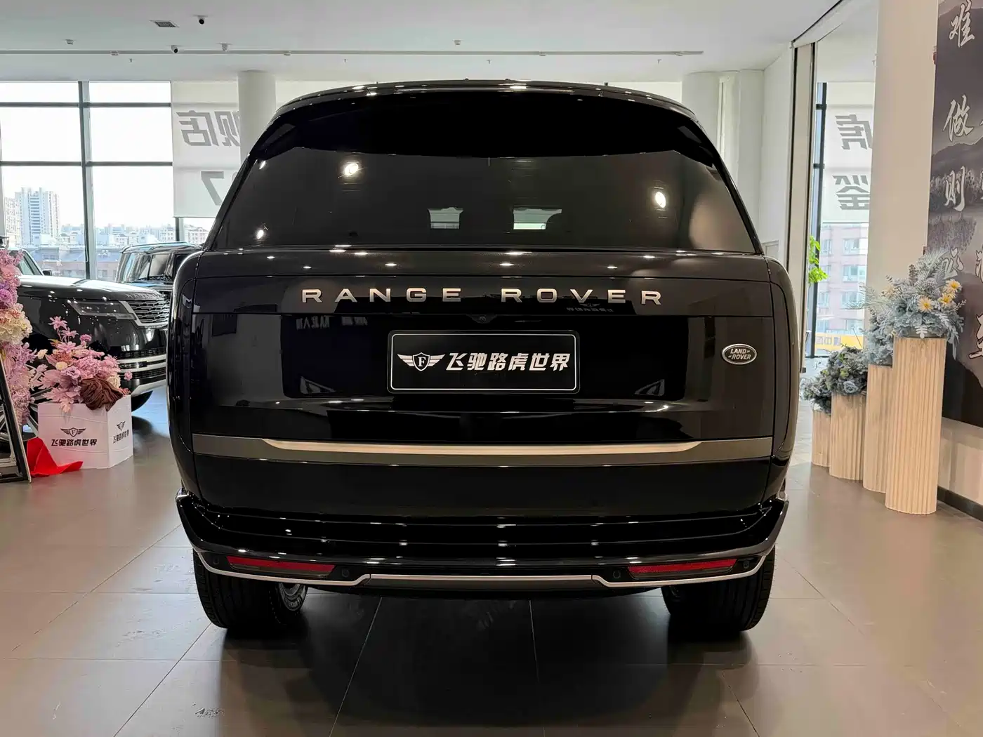 Land Rover Range Rover 2025 2025 3.0 L6 400PS Flourishing Era Extended Wheelbase