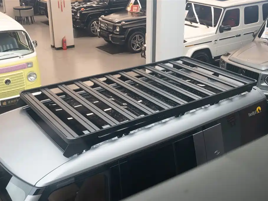 Land Rover Defender 2023 Model Year 130 3.0T P400 HSE фото 6