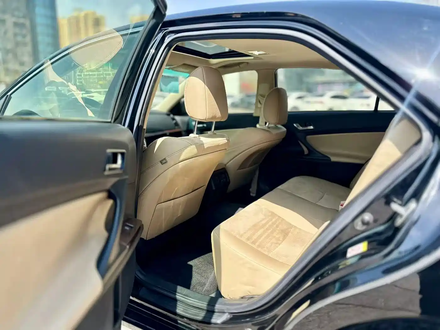 Toyota Reiz 2013 2.5V Premium Edition фото 6