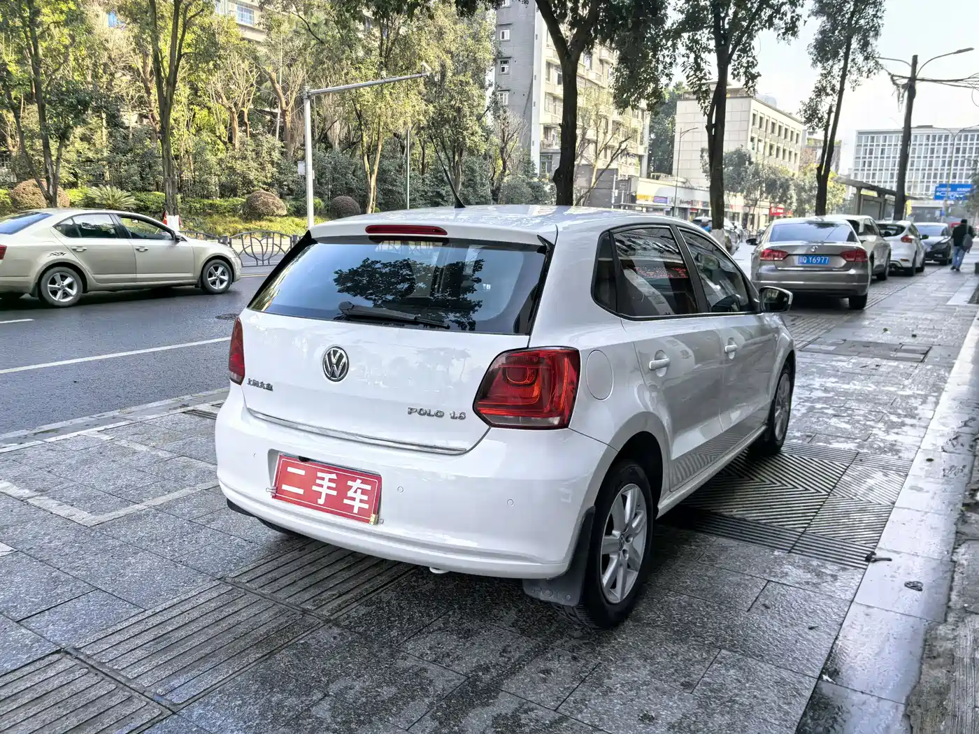 Volkswagen Polo 2013 1.6L Manual Comfort Edition фото 8