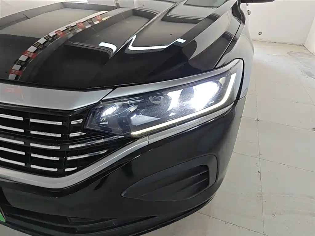 Volkswagen Passat 2023 280TSI Business Edition фото 24