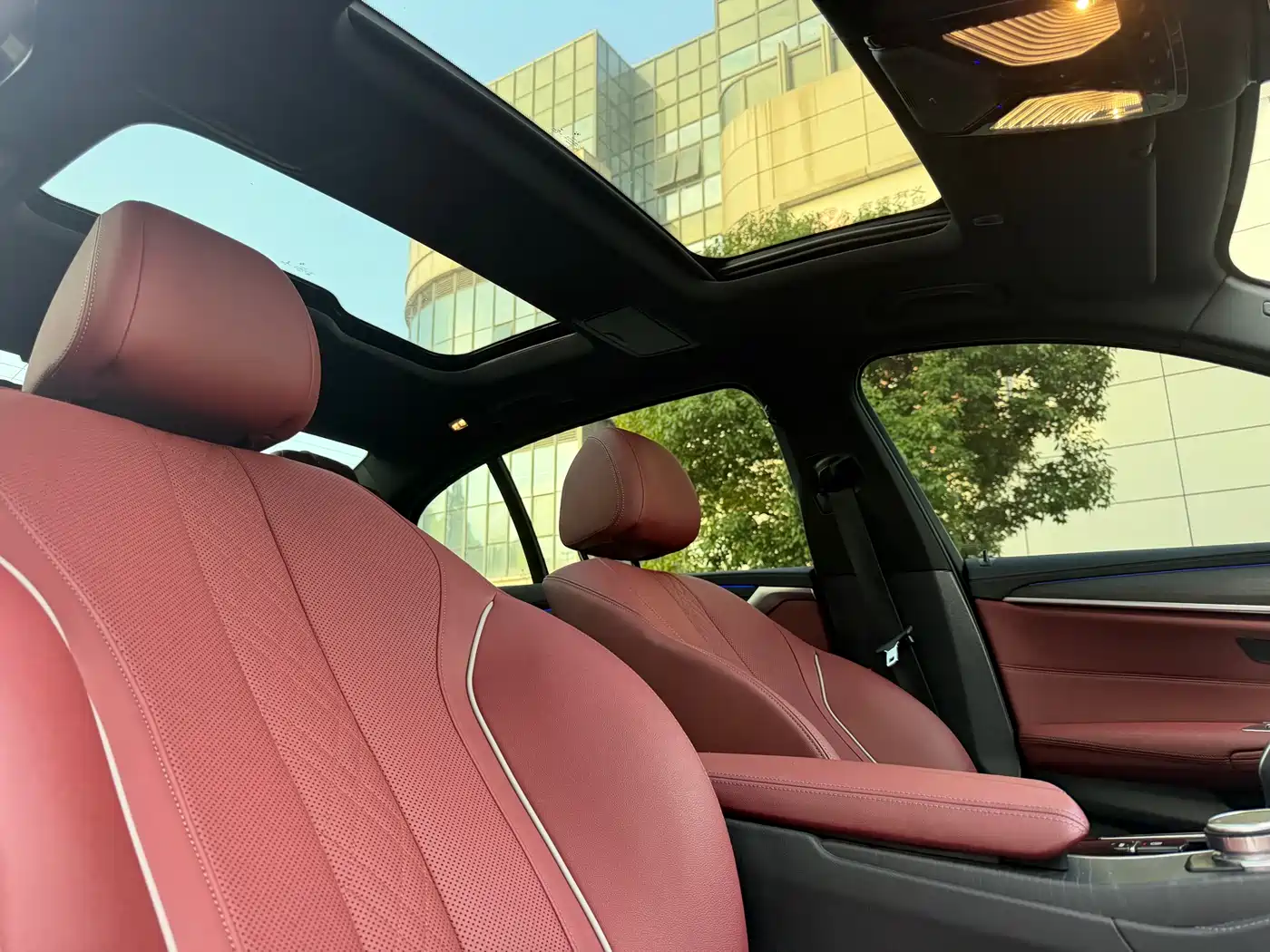 BMW 5 Series 2022 530Li Leading M Sport Package фото 11