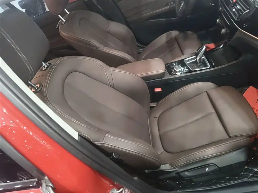 BMW 1 Series 2021 120i M Sport Shadow Edition фото 25