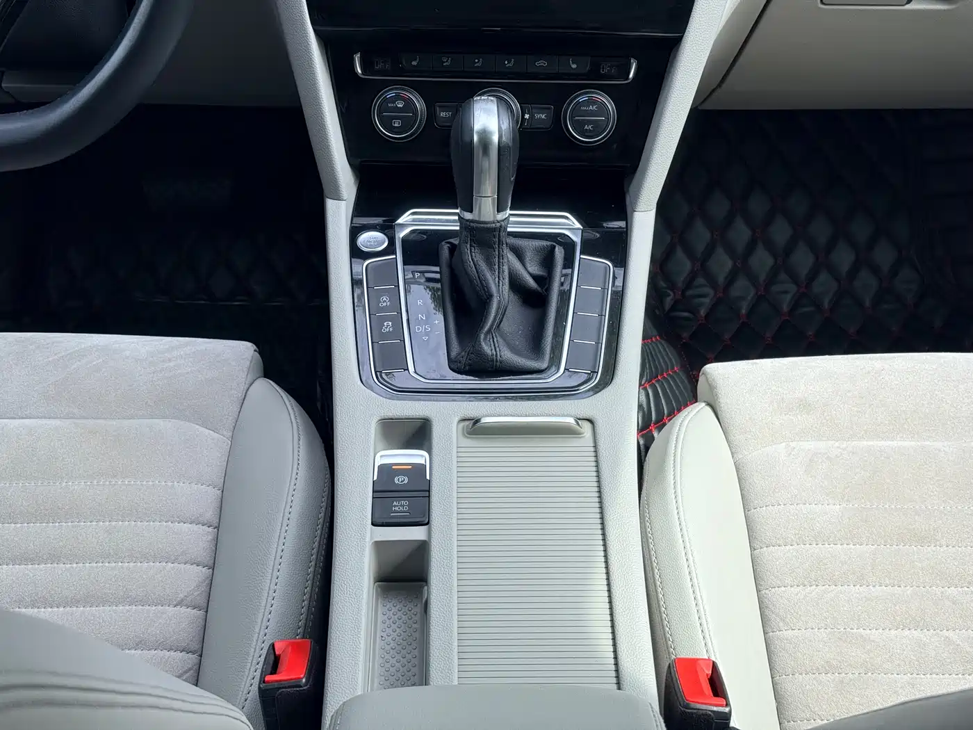 Volkswagen Magotan 2017 330TSI DSG Luxury фото 16