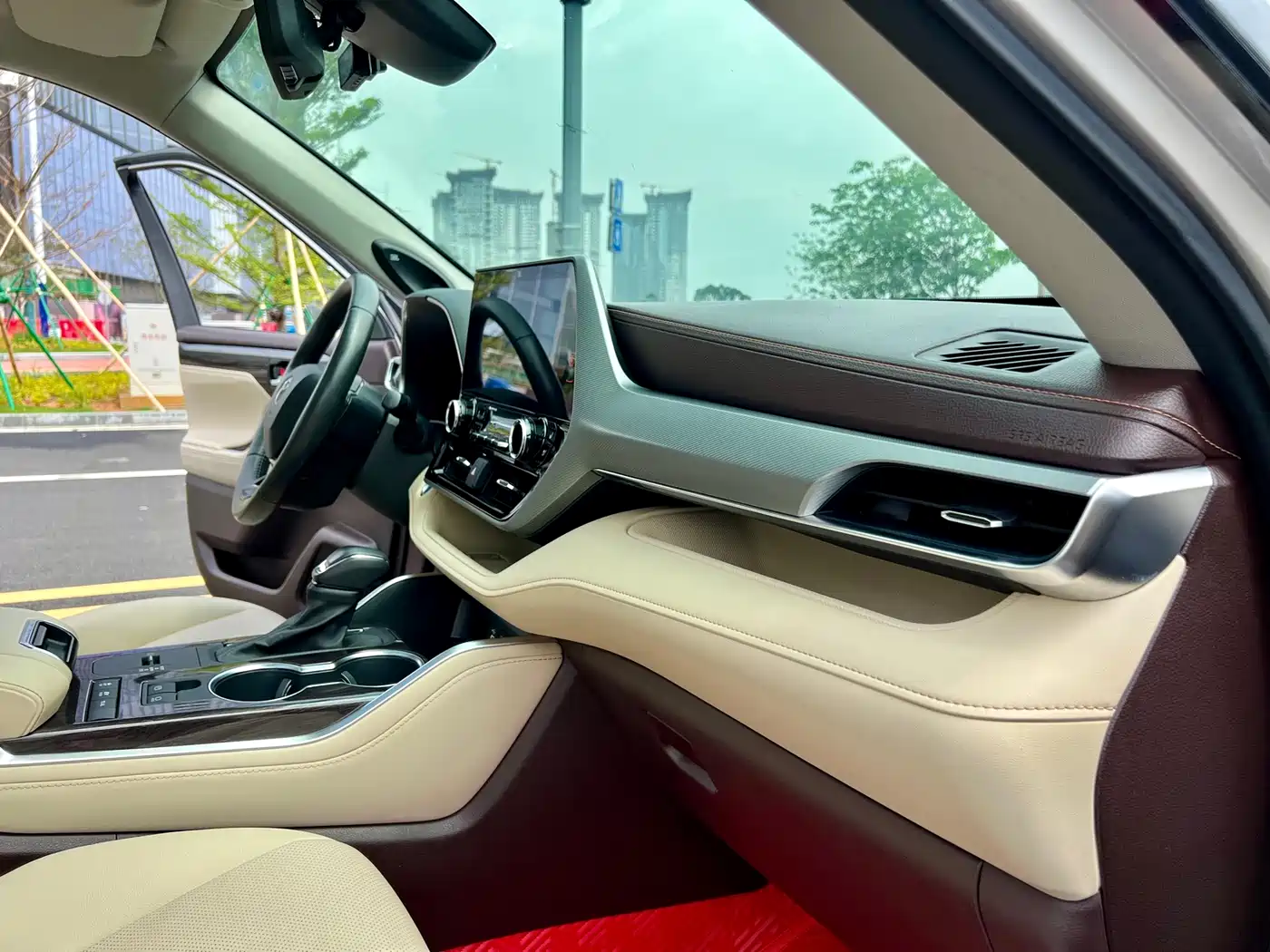 Toyota Highlander 2022 Dual Engine 2.5L 4WD Supreme Edition 7-Seater фото 15