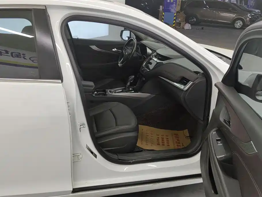 Chevrolet Malibu 2017 1.5T Automatic Luxury Edition фото 8