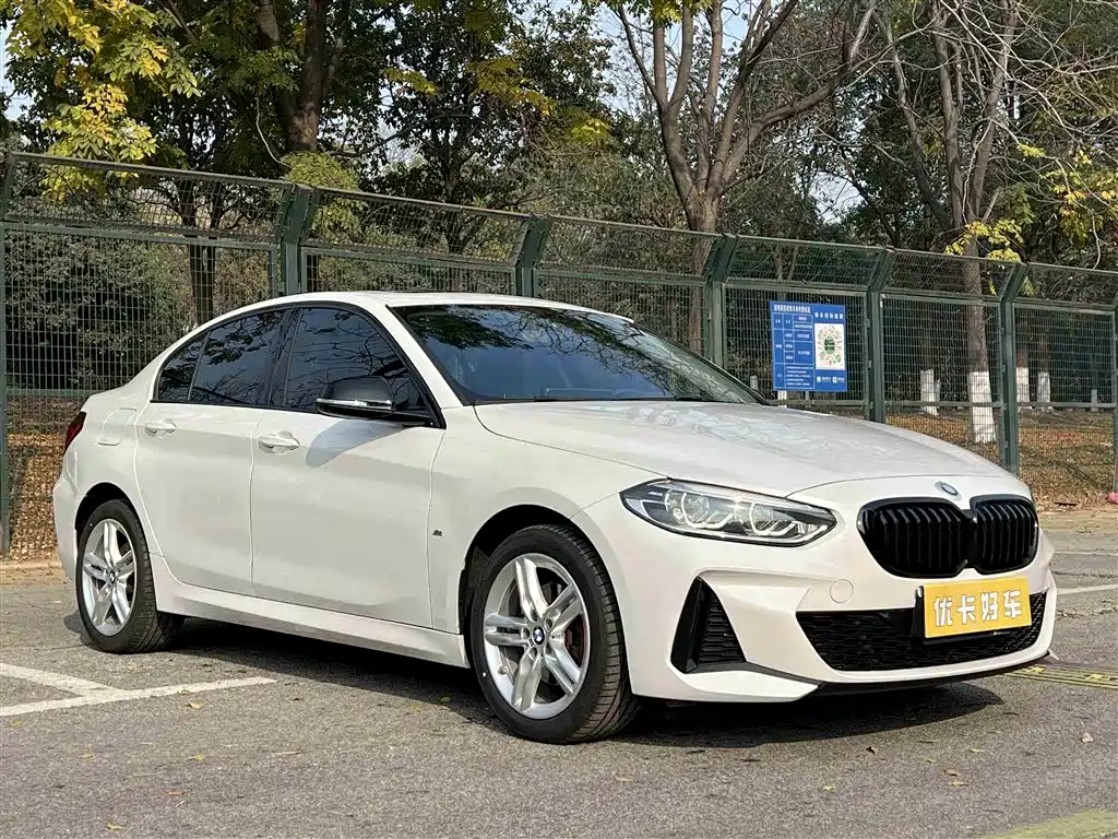 BMW 1-SERIES