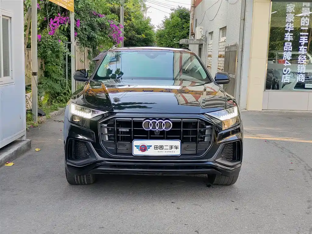 Audi Q8 2022 55 TFSI Luxury Dynamic фото 2