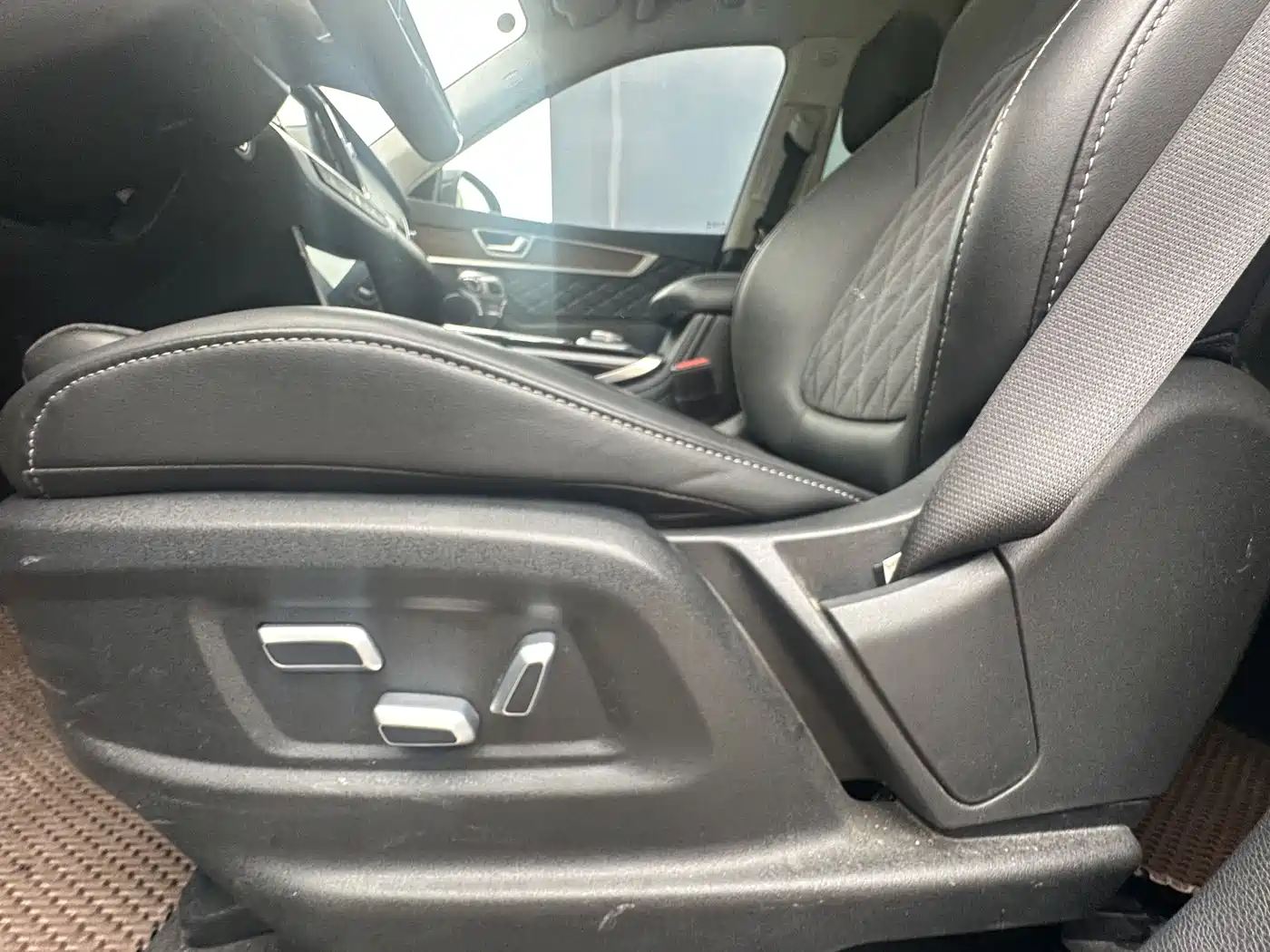 Hongqi HS7 2022 3.0T Automatic 4WD ZhiLian QiYue Edition 5-seater фото 17