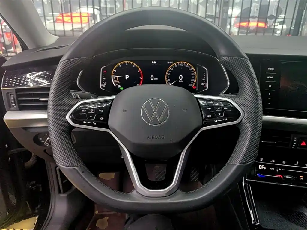 Volkswagen Passat 2024 380TSI Dragon Soaring Edition фото 11