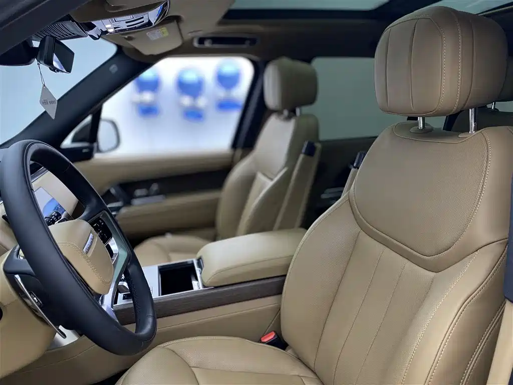 Land Rover Range Rover 2024 3.0 L6 400PS Golden Age Extended 7-Seater фото 26