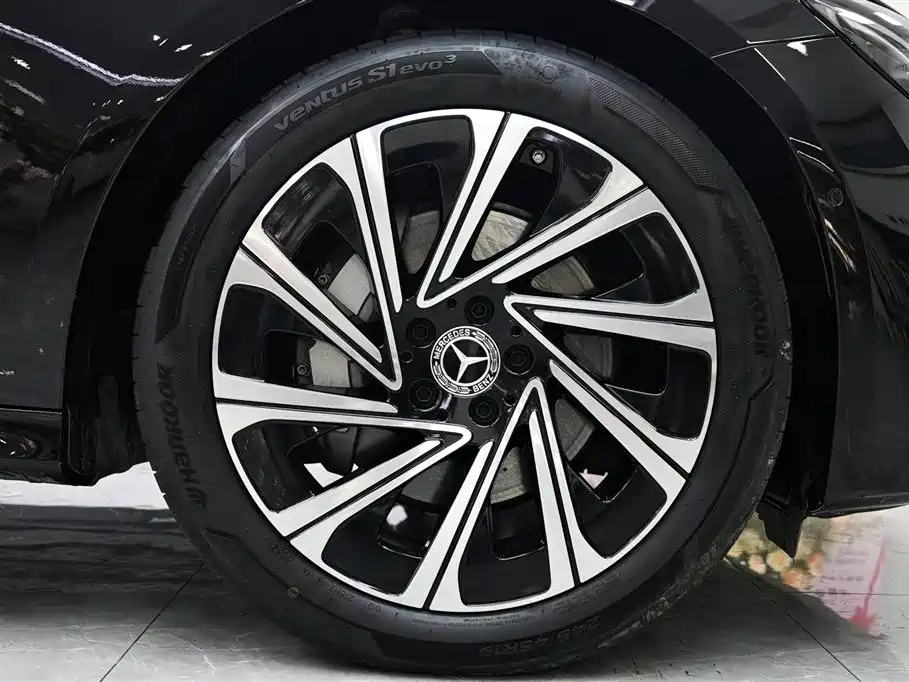 Mercedes-Benz E-Class 2024 Model E 300 L Luxury фото 5