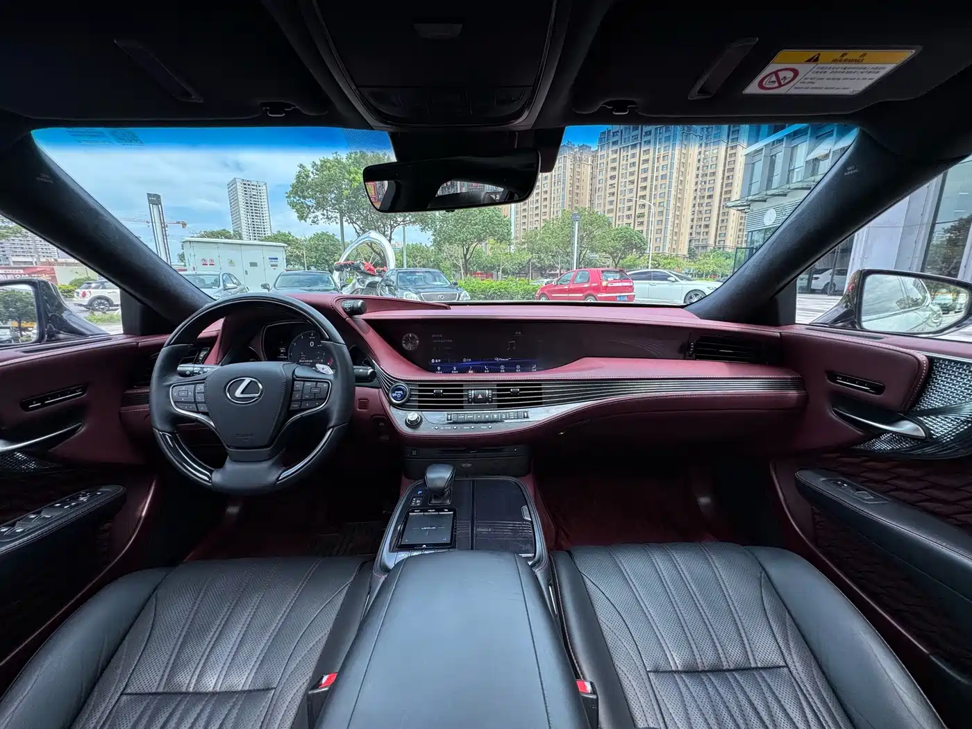 Фото 8 - Lexus LS