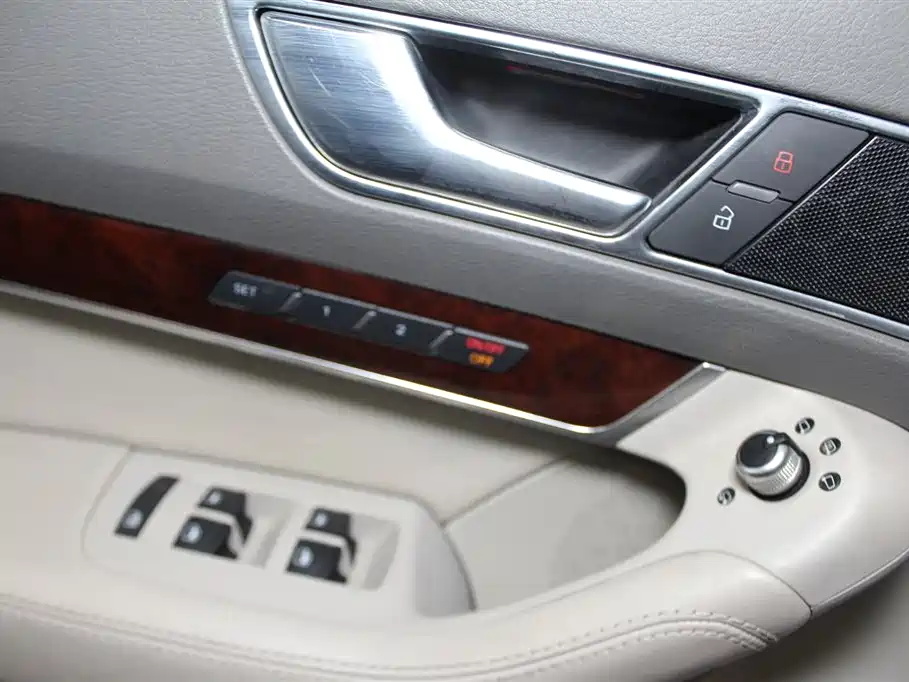 Audi A6L 2012 50 TFSI quattro Luxury фото 13