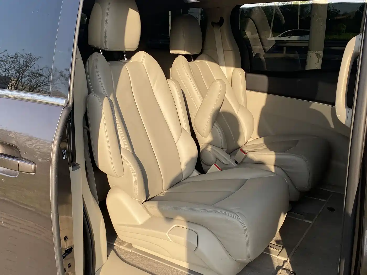 Buick GL8 2014 2.4L CT Luxury Business Comfort фото 8