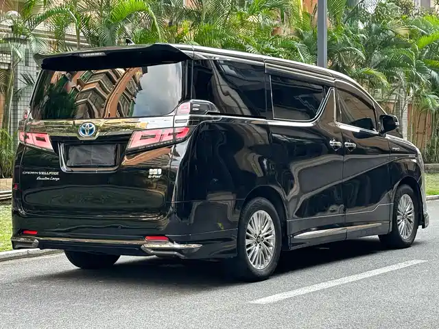Toyota Vellfire 2021 Crown Hybrid 2.5L HV Premium Edition — фото 2