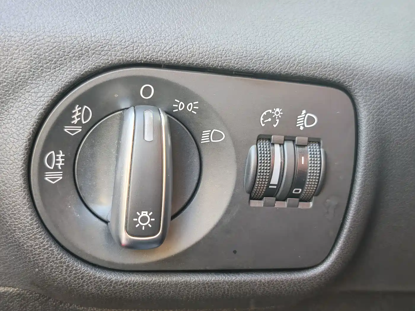 Audi A1 2013 Model 30 TFSI Sportback Ego фото 8