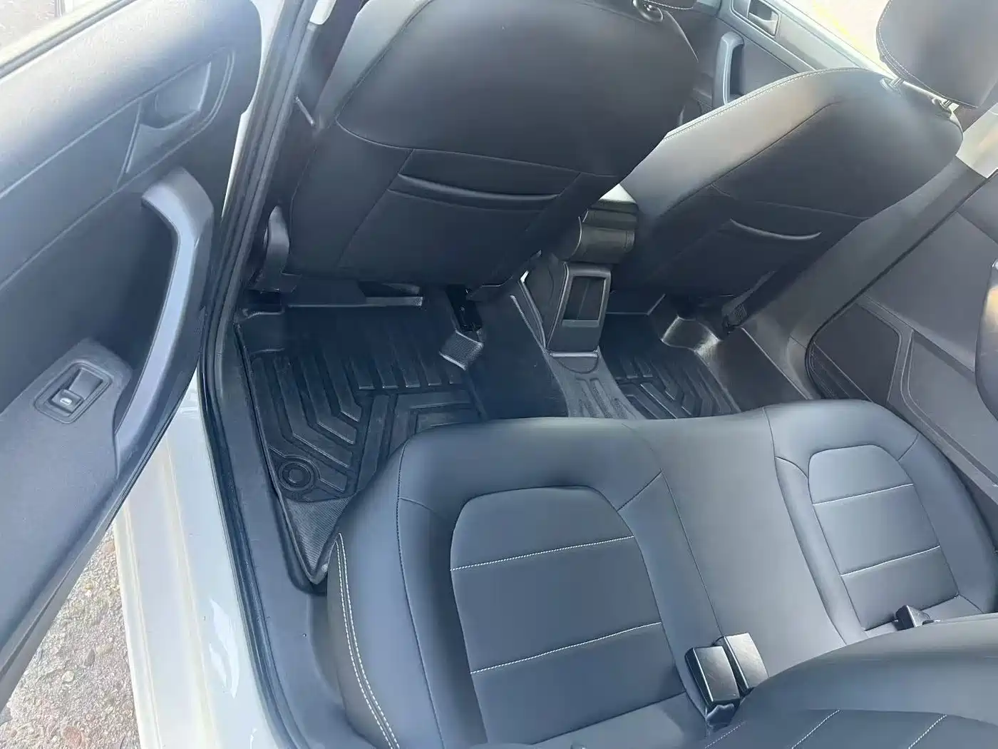 Volkswagen Santana 2013 1.6L Automatic Trend Edition фото 8