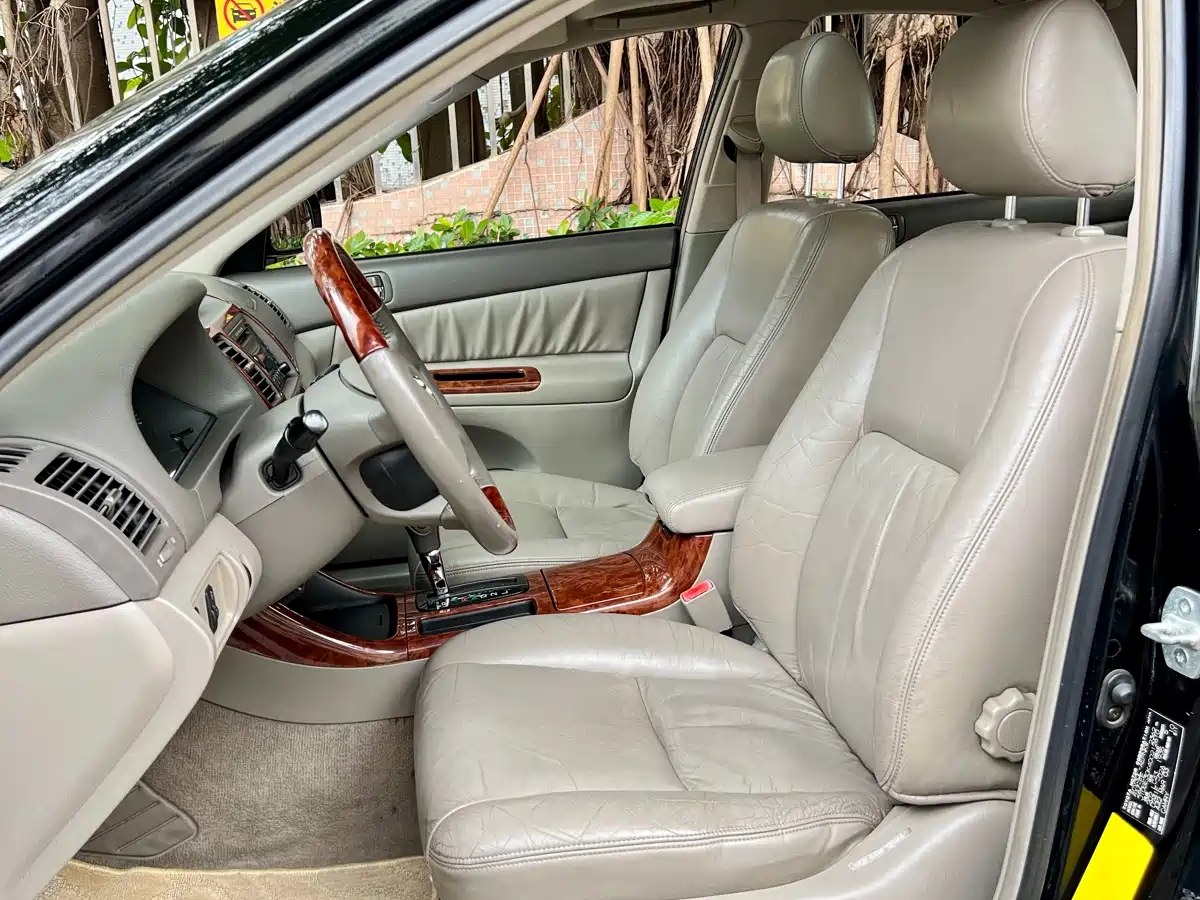 Toyota Camry (Overseas) 2005 2.4 Luxury Edition фото 8