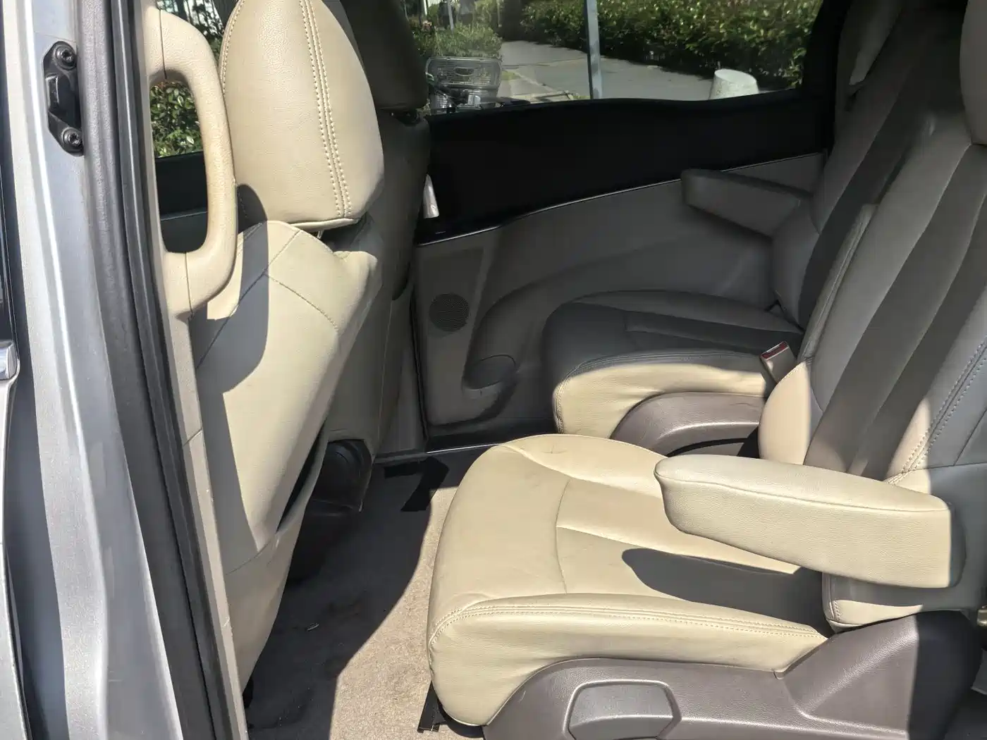 Buick GL8 2011 2.4L CT Luxury Business Comfort Edition фото 8