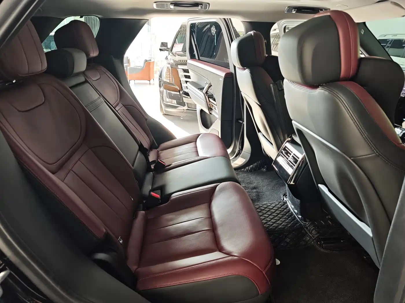 Land Rover Range Rover Sport 2024 400PS Dynamic HSE фото 10