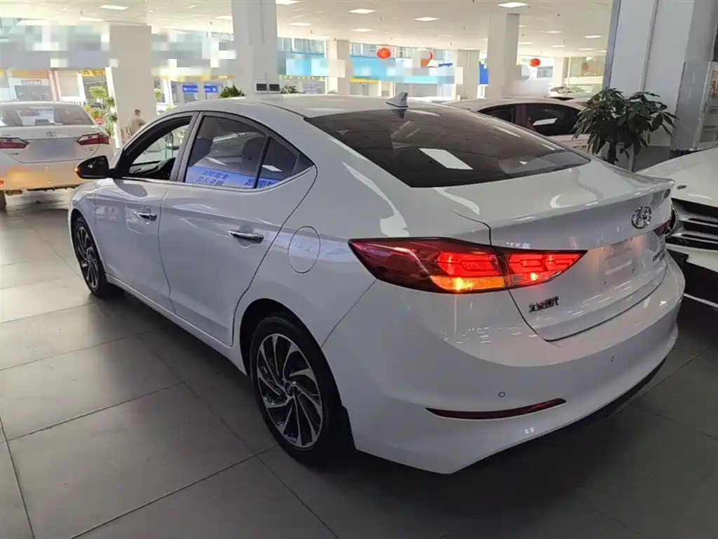 Hyundai Elantra 2018 1.4T DCT Dynamic·Vitality Model фото 5