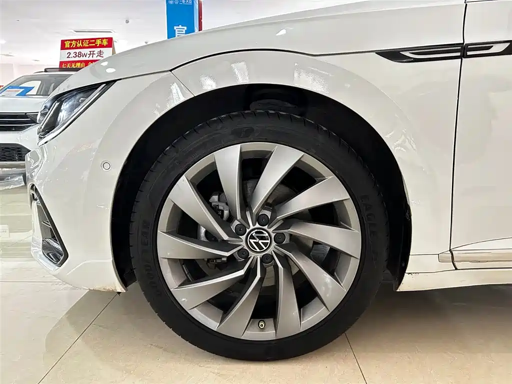 Volkswagen FAW-Volkswagen CC 2023 380TSI Eye-catching Edition фото 32