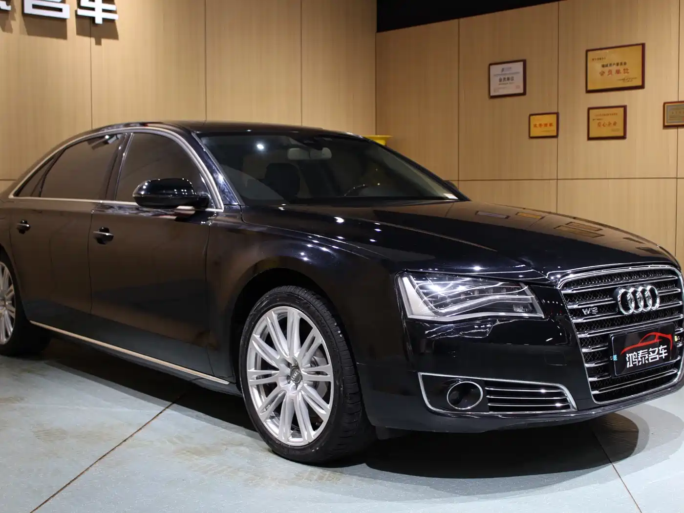 Audi A8 2013 A8L 6.3 FSI W12 quattro Exclusive фото 2