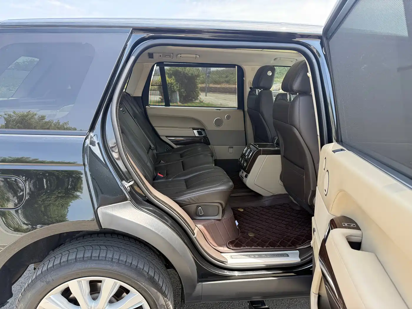 Land Rover Range Rover 2015 3.0 SC V6 Vogue SE Genesis Extended Edition фото 27