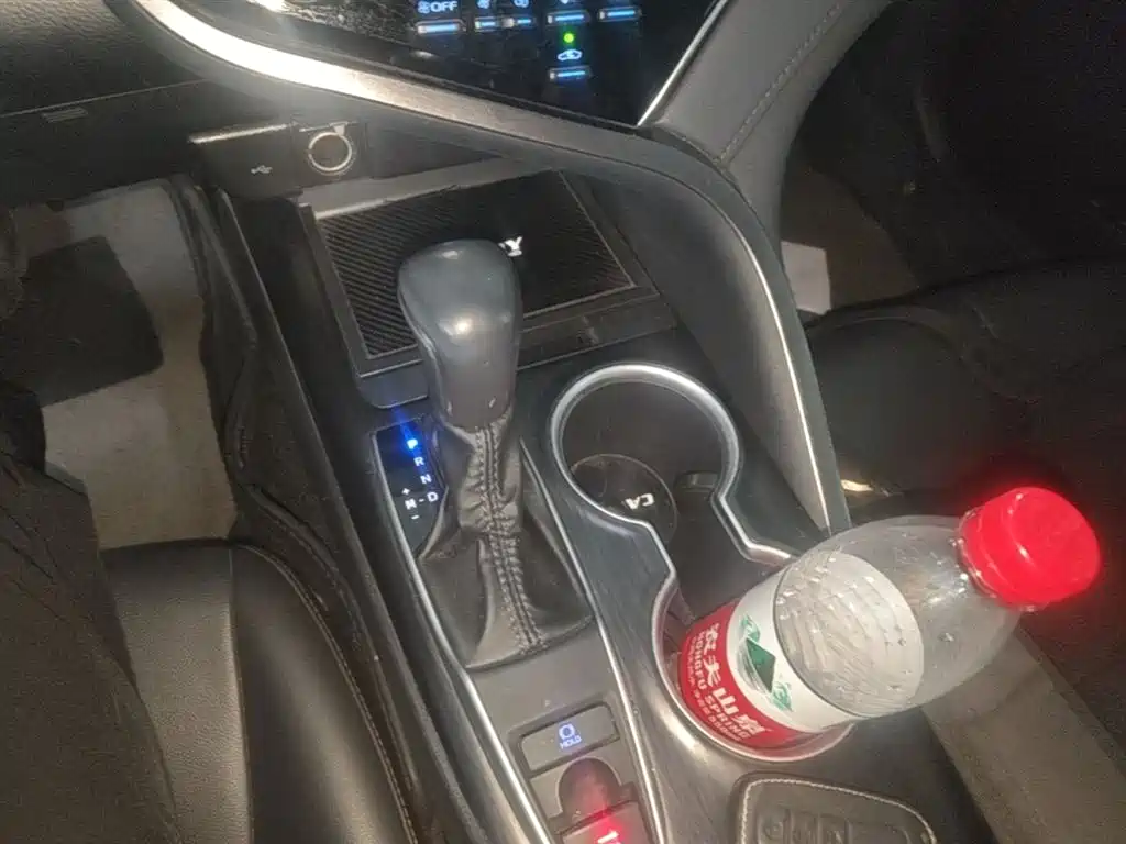 Toyota Camry 2023 2.0G Luxury Edition фото 14