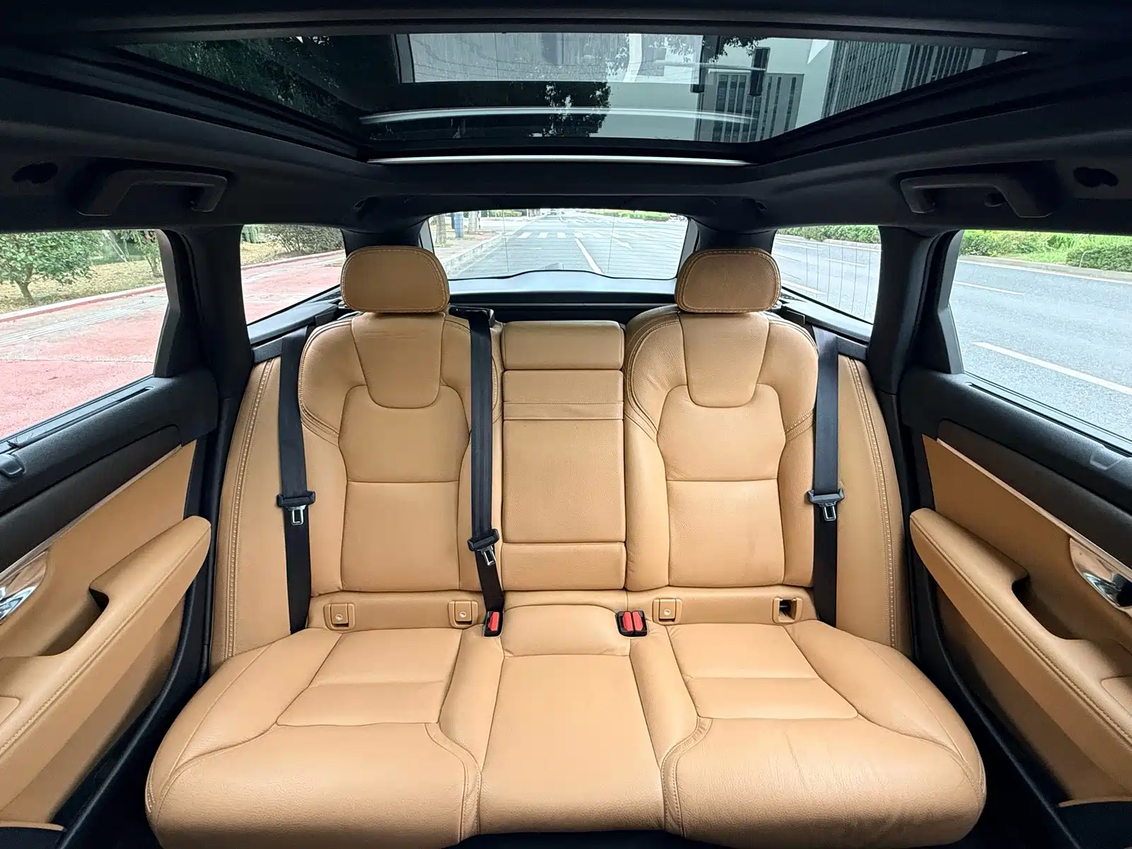 Photo 15 - Volvo V90