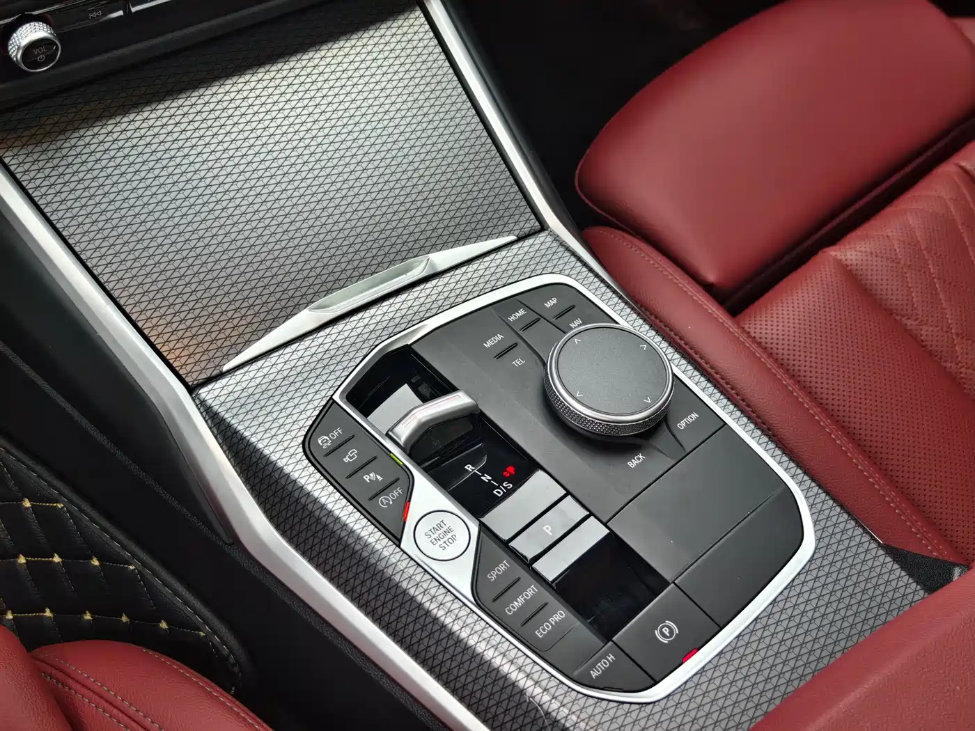 BMW 3 Series 2024 330Li M Sport Shadowline Package фото 12