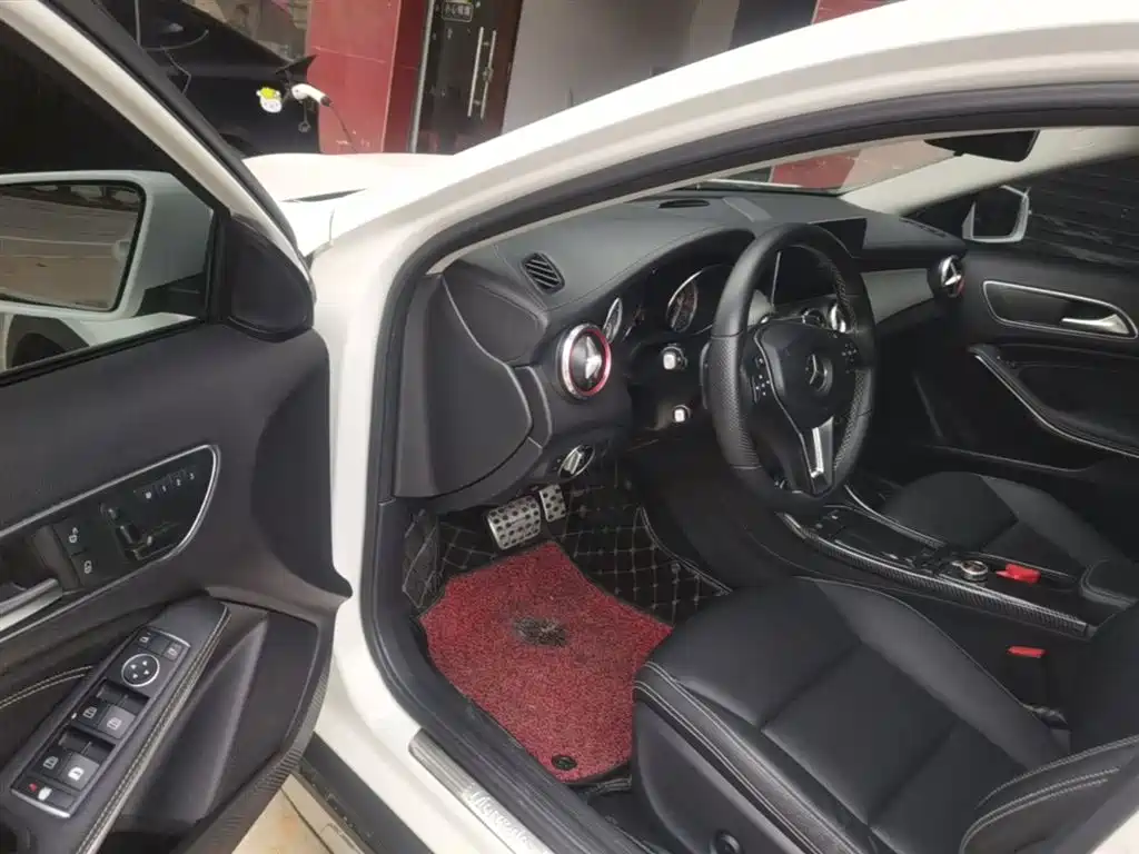 Mercedes-Benz GLA 2016 GLA 220 4MATIC Fashion фото 16