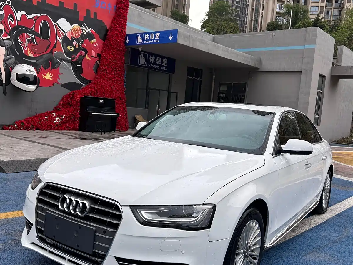 Audi A4L 2016 35 TFSI Collector's Edition S line Comfort фото 2