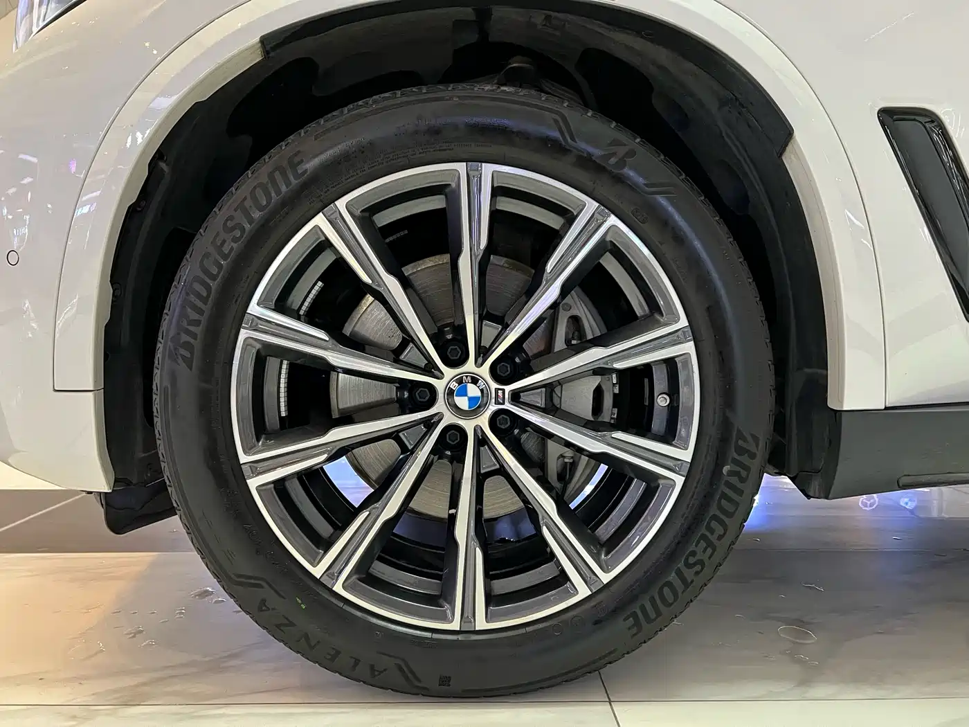 BMW X5 (Import) 2020 xDrive40i M Sport Package фото 18