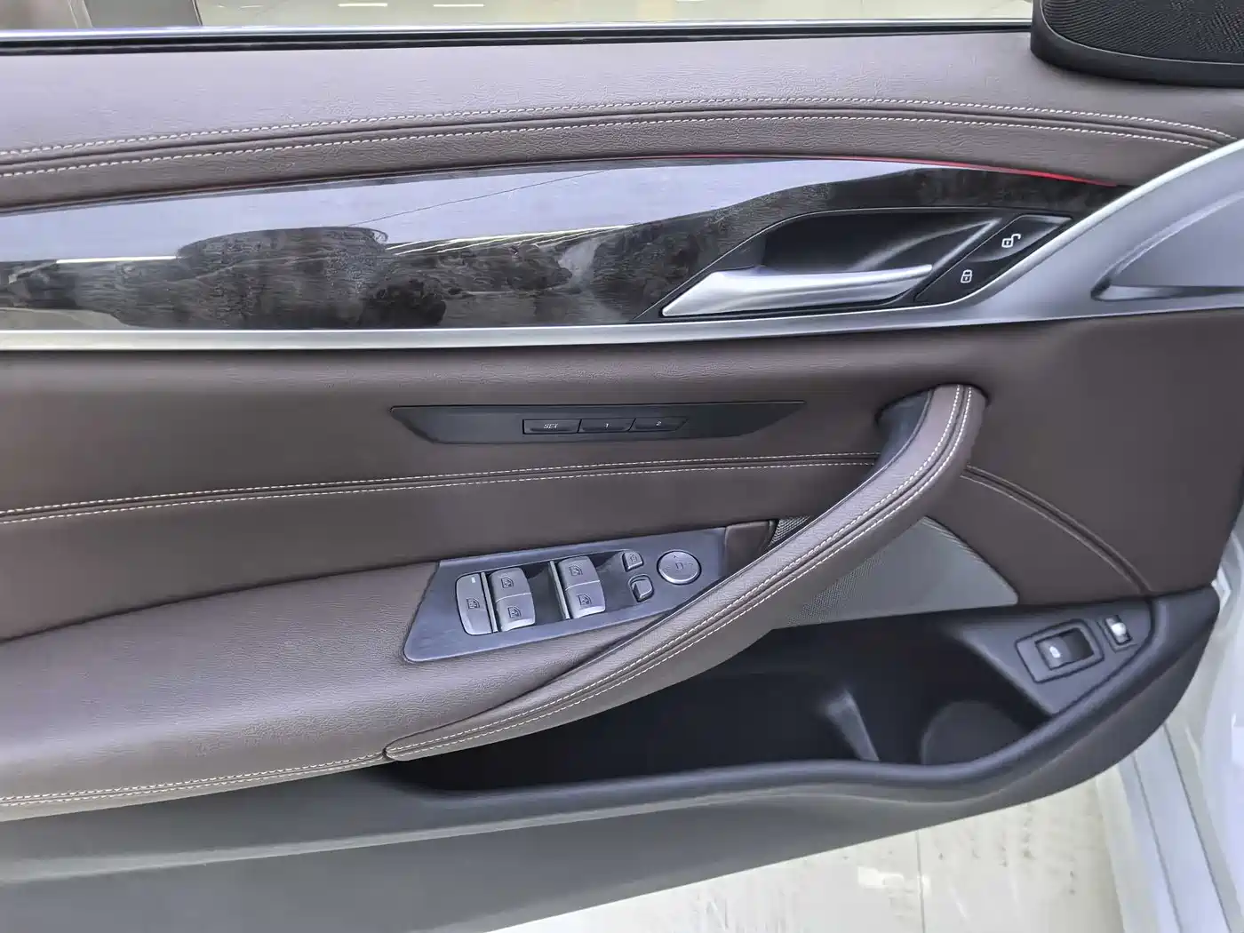BMW 5 Series New Energy 2021 Facelift 535Le M Sport Package фото 19