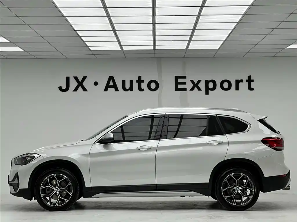 BMW X1 2022 sDrive20Li Premium фото 6