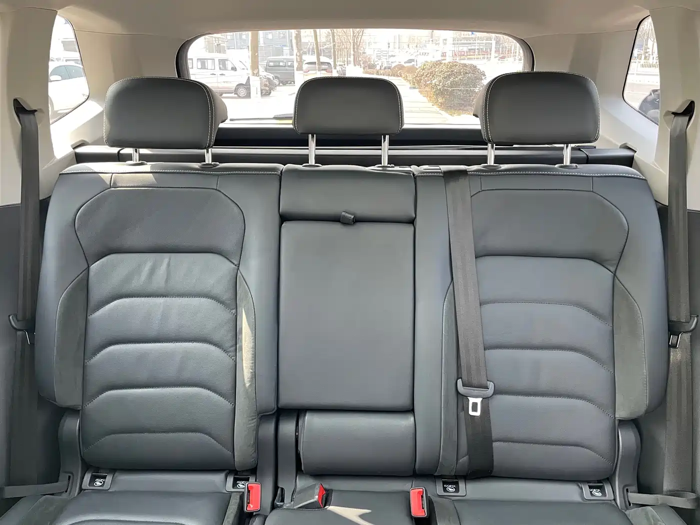 Volkswagen Tiguan L 2018 Facelift 330TSI Automatic 2WD Luxury Edition фото 9